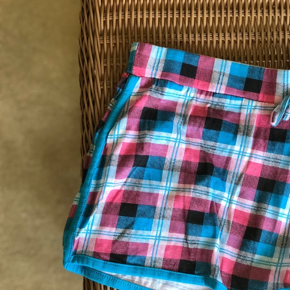 LOVE 2 SLEEP 💤 checkered pj shorts - Picture 4 of 4